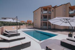 Poolside Hideout Apartments - Novalja - 0