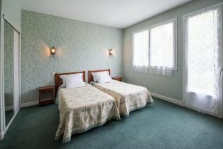 Les Ambassadeurs Logis Hotels et Restaurant - Souillac - 3
