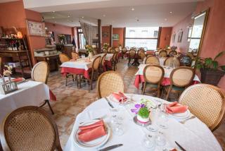 Les Ambassadeurs Logis Hotels et Restaurant - 7