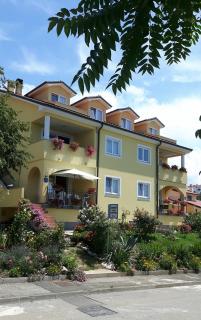Apartments Topalović - Kostrena - 0