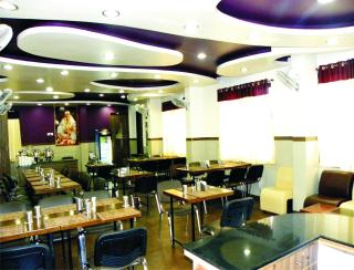 Hotel Shradha Saburi Palace - Shirdi - 8
