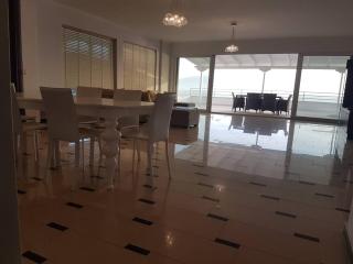 Sea Front Penthouse - Saranda - 9