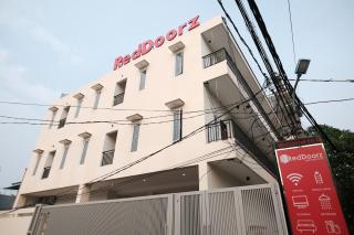 RedDoorz near Taman Palem - Jakarta - 9