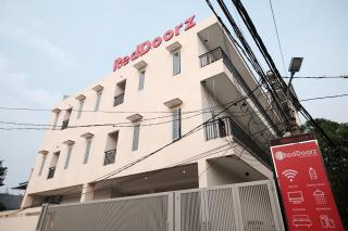 RedDoorz near Taman Palem - Jakarta - 6