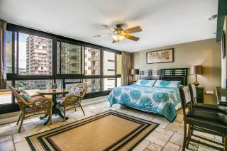 @ Marbella Lane Mountain View Studio, steps from Wakiki Beach - 8