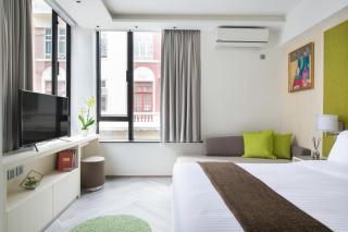 Eaton Residences, Village Road - 5
