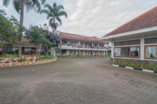 Yehezkiel Hotel Lembang Mitra RedDoorz - Bandung - 9