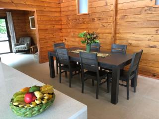 Pacific views, tranquil location, large home Navy House 2 - 5