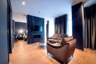 Seraphine Plaza - Peje - 1