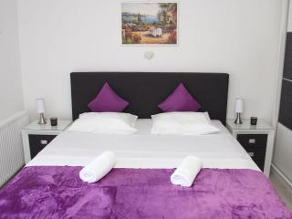 Apartment in Greba tica with sea beach - Grebaštica - 0