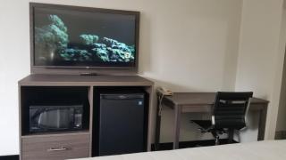 Days Inn & Suites by Wyndham Charleston Airport West - 4