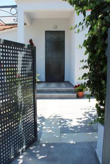 ORANGE GARDEN - Egio - 8