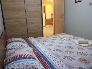 Travel Homzzz Central Apartment - 3