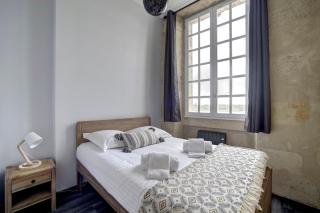 Le Port de la Lune - Vue panoramique sur les Quais - 7