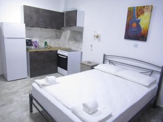 Artistic Rent Rooms & Apartments - 4