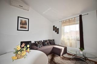 Comfortable apartment near the Hidrobaza beach - Štinjan - 6