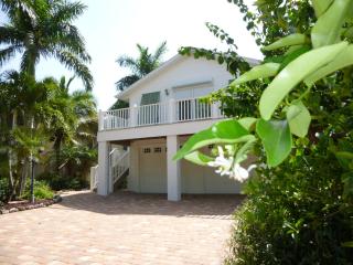 La Casa On Mango, heated pool - 5 min walk to the Beach - Fort Myers Beach - 7