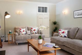 Stunning Royal Crescent Apartment with 3 Bedrooms - Bath - 2