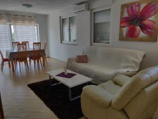 Apartment Greta,50 METERS TO THE BEACH - 9