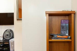 Elegant 2 Bedroom Suite w Modern Amenities - Brooklyn - 2