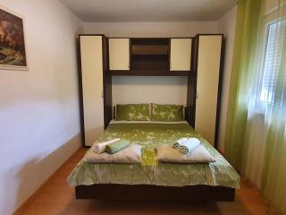 Green Rose - Podglavica - 0