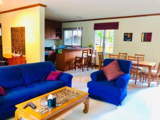 Thai Family karon Pool Villa 泰如家卡伦3卧泳池别墅 - 2