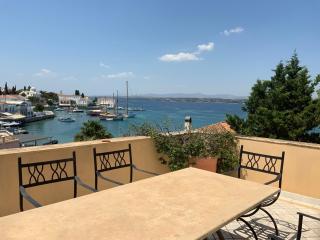Villa V Spetses - Old Harbour View & Pool - Spetses - 0