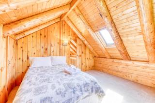 Twin View Log Home - 9