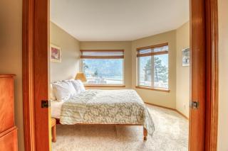 The Hawks Nest - 7