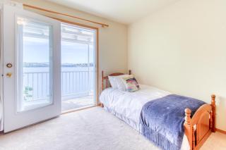 Lakefront Retreat - Chelan - 5
