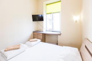 Кониського 7 - 2