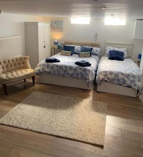 Whitby Wave breaker studio - 2