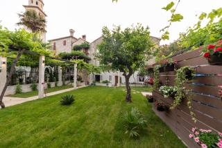 Apartments Trifunovic Old Town - Budva - 3