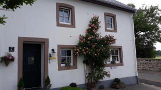 Eifelferienhaus An der Kapelle - kostenlose Sauna, Ofen - Kerschenbach - 2
