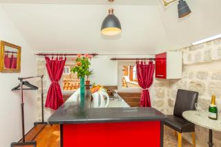 Juliette's Palace Studios - 6