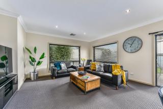 Accommodation on Lansell 2 - 2