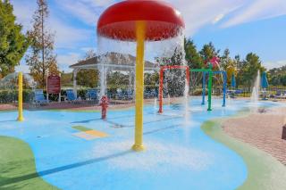 SPECTACULAR Home And Resort! Near Dis, Splash Park, Lake With Boats, Pool, This Home And Resort Has It ALL! Low Rates Too! - 5