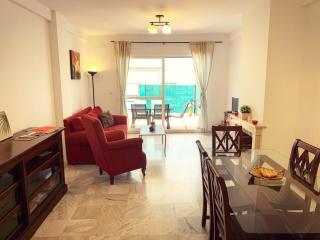 Fantastic 3-Bedroom Holiday Home including Tennis and Pool Near Golf Course - El Portil - 4