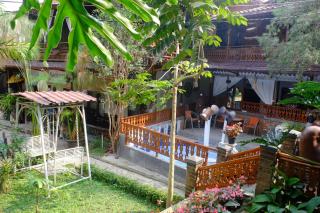 Badjoeri Ethnic Wooden Homestay - Bandung - 6