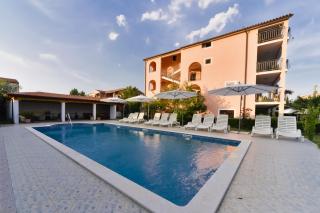 Villa Tina 1 - 9