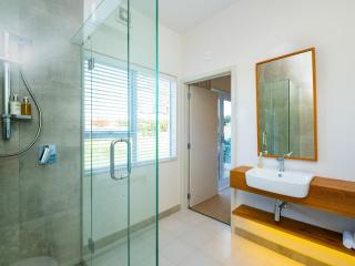 Amuri Villas - Clive - 9