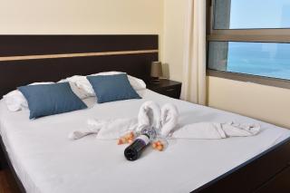 Laguna Beach Apartments - 6