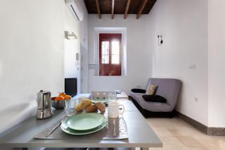 Pasaje de amores der · Descanso en casa y vida cultural y monumentos 4 px - Sevilla - 1