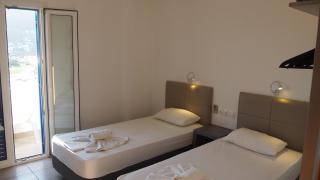 Homer's Inn Hotel - Ios Chora - 4