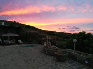 DAMMUSI IL CARRUBO - Pantelleria - 1