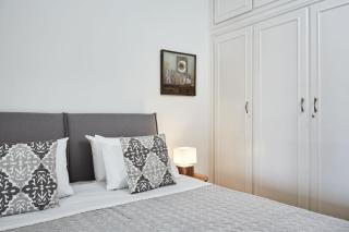 Chic One Bd Apartment with Hilton View - Athènes - 3