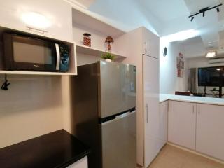 High End Luxury big 2BR in Salcedo Village Makati - 8