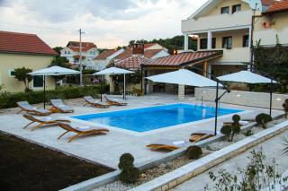 Merita Apartments with Pool - Sveti Filip i Jakov - 5