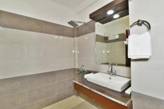 Kapoor Resort by DLS Hotels - 3