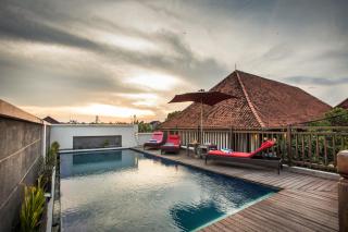 Svarna Hotel - Sanur - 0